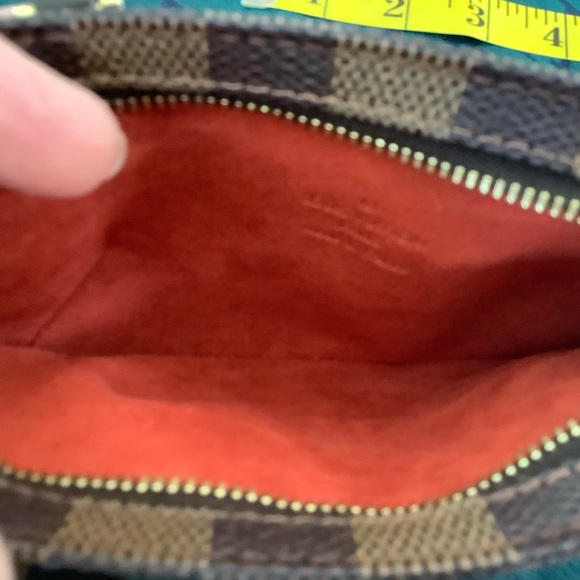 🥳💯Louis Vuitton pouch second accessories bag.💕 - Picture 5 of 6